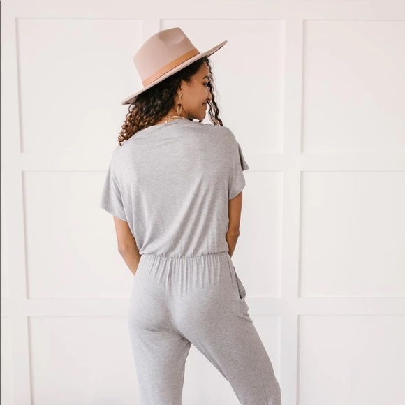 ALREADY READY JUMPSUIT IN GREY - Picture 3 of 14